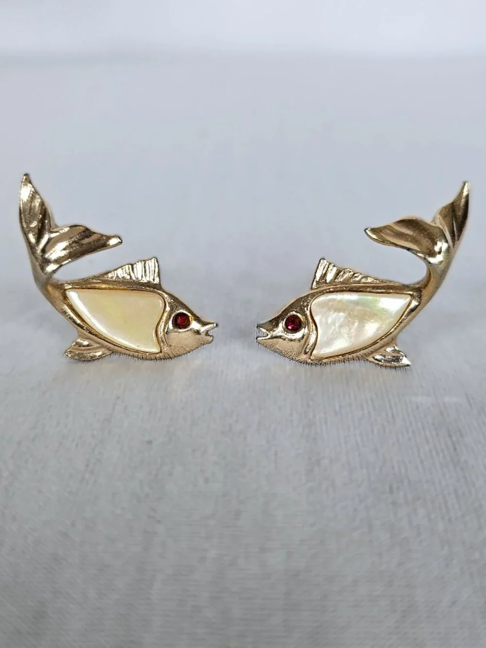 Vintage Fish Cufflinks | Gold Tone Mother-of-Pearl Inlay | Rhinestone Eyes